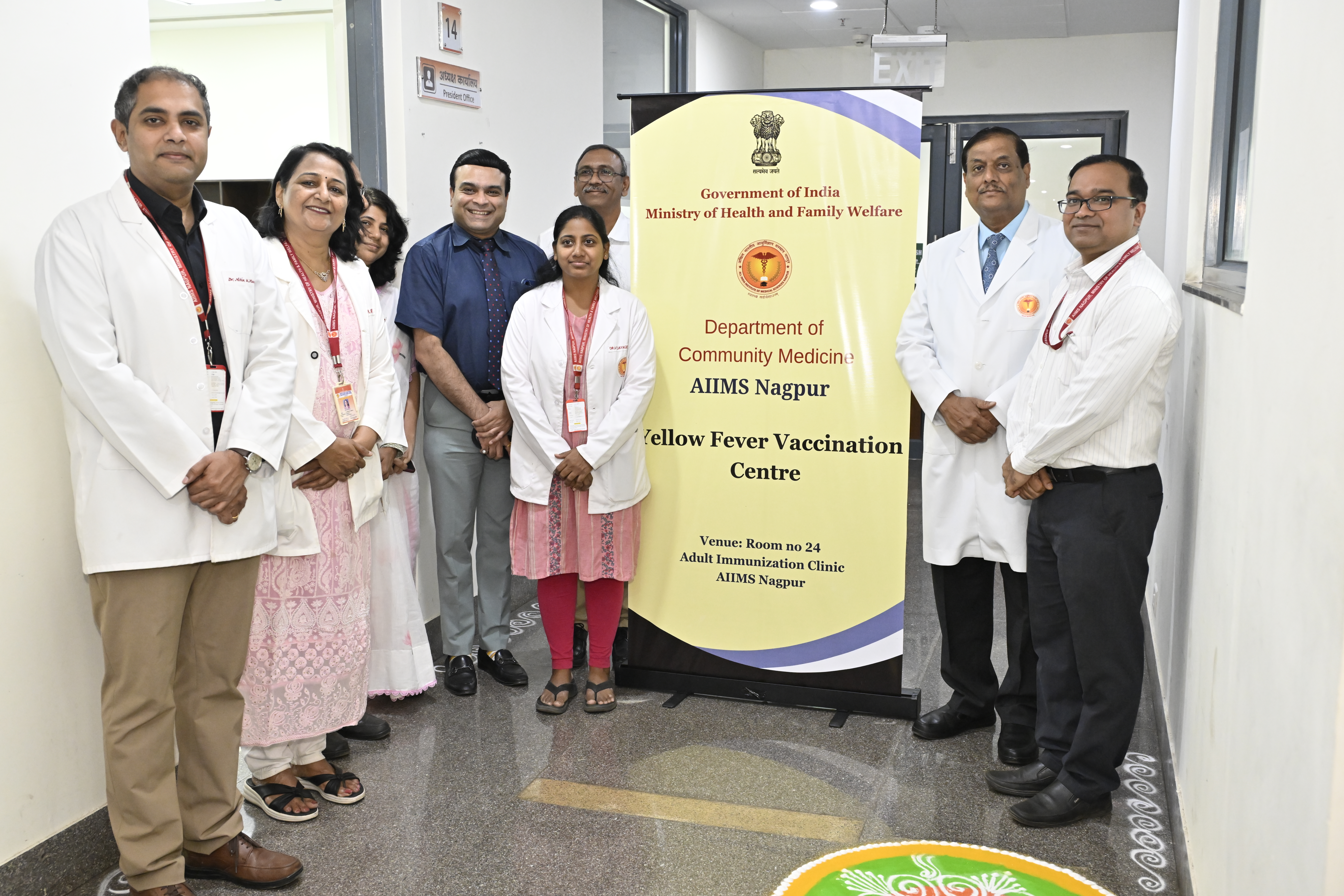 The speaker being facilates by Honourable Executive Director Dr. Hanumantha Rao at AIIMS Nagpur